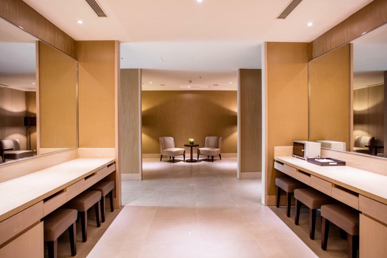 Fullon Hotel Taoyuan Airport Access Mrt A8 Guishan Exterior foto The dressing room at the spa